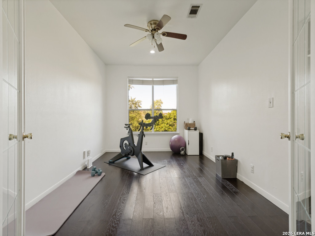 2402 Encino Cedros