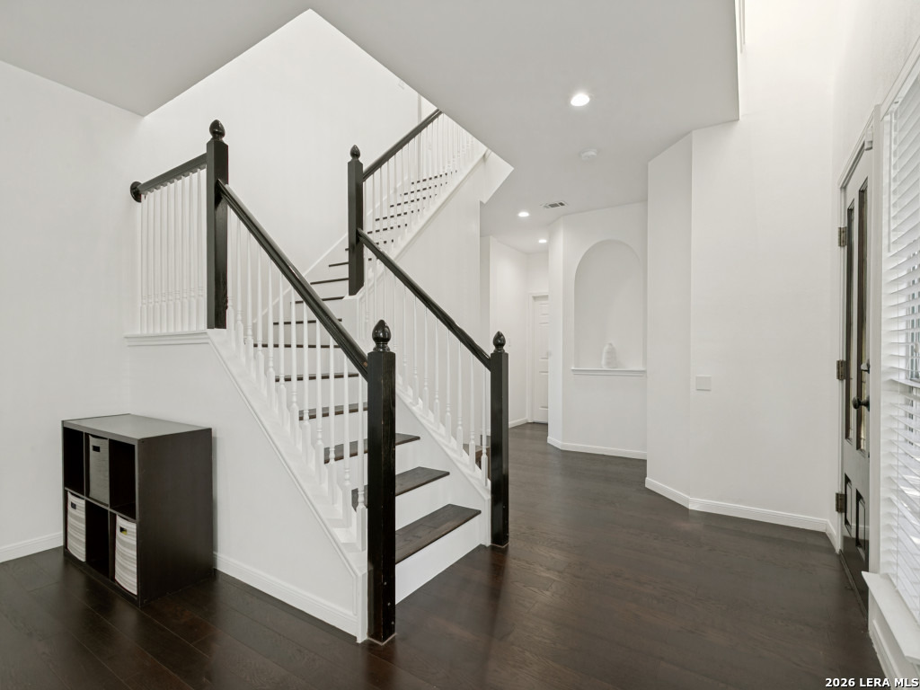 2402 Encino Cedros