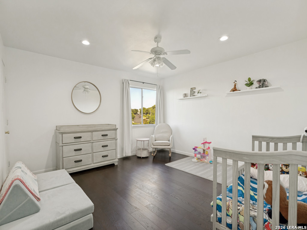 2402 Encino Cedros