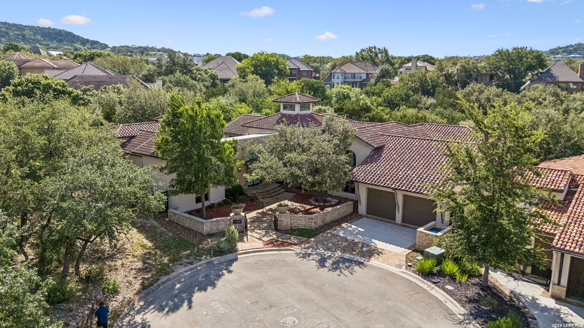 7102 Bluff Edge