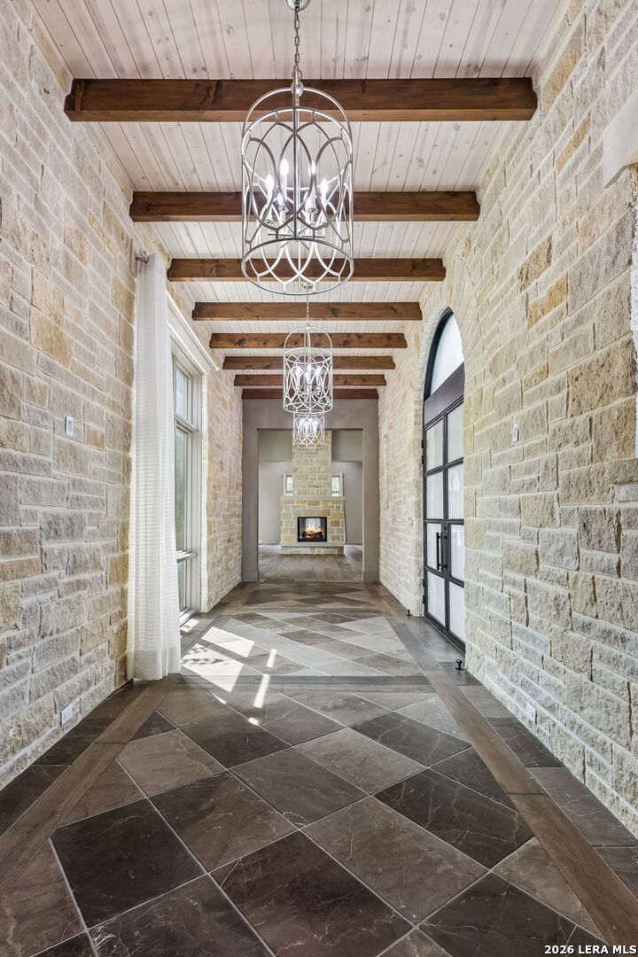 7102 Bluff Edge