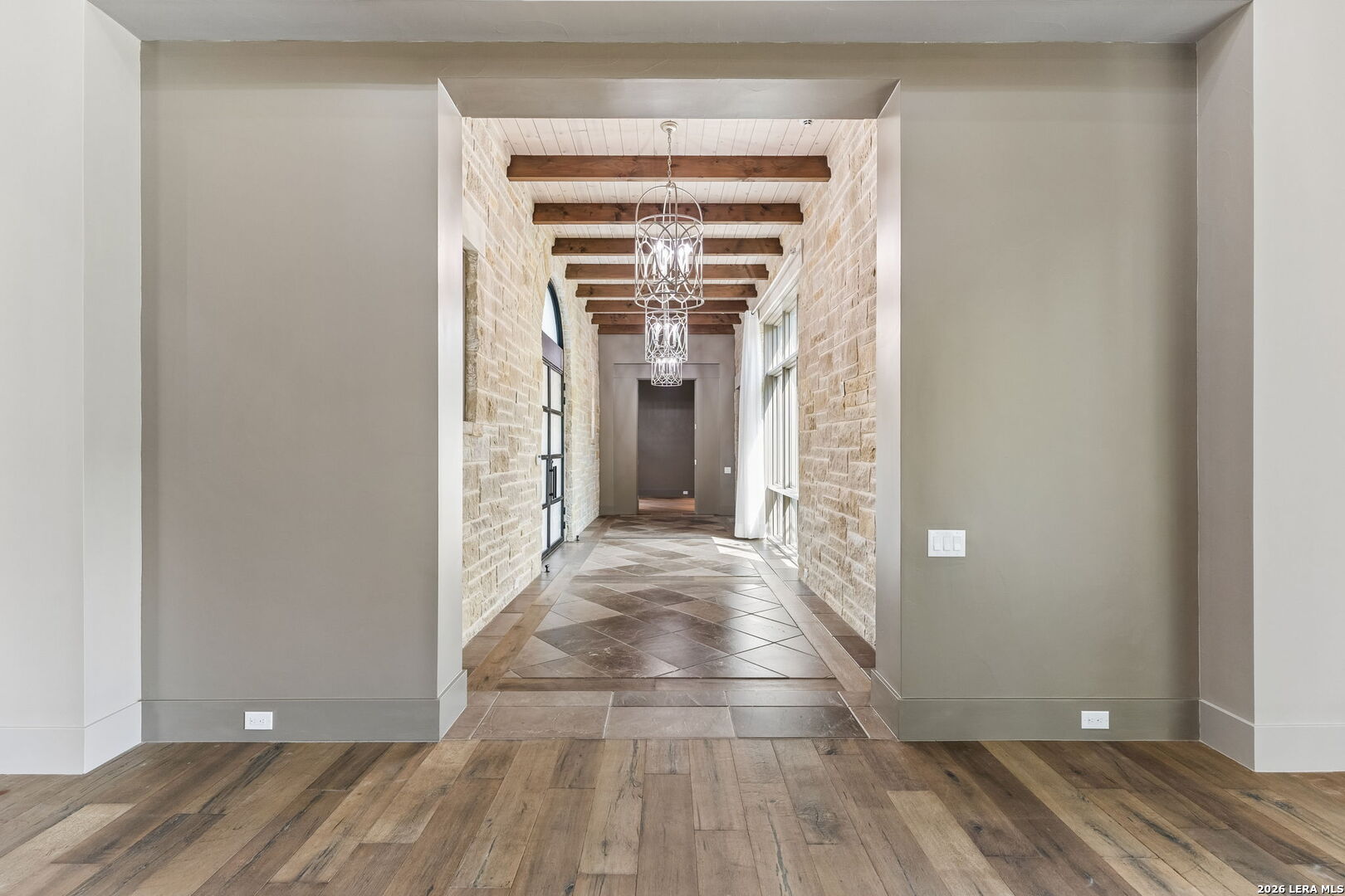 7102 Bluff Edge