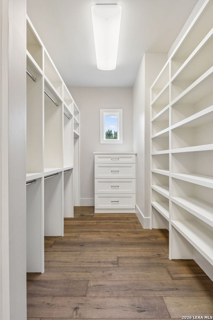7102 Bluff Edge