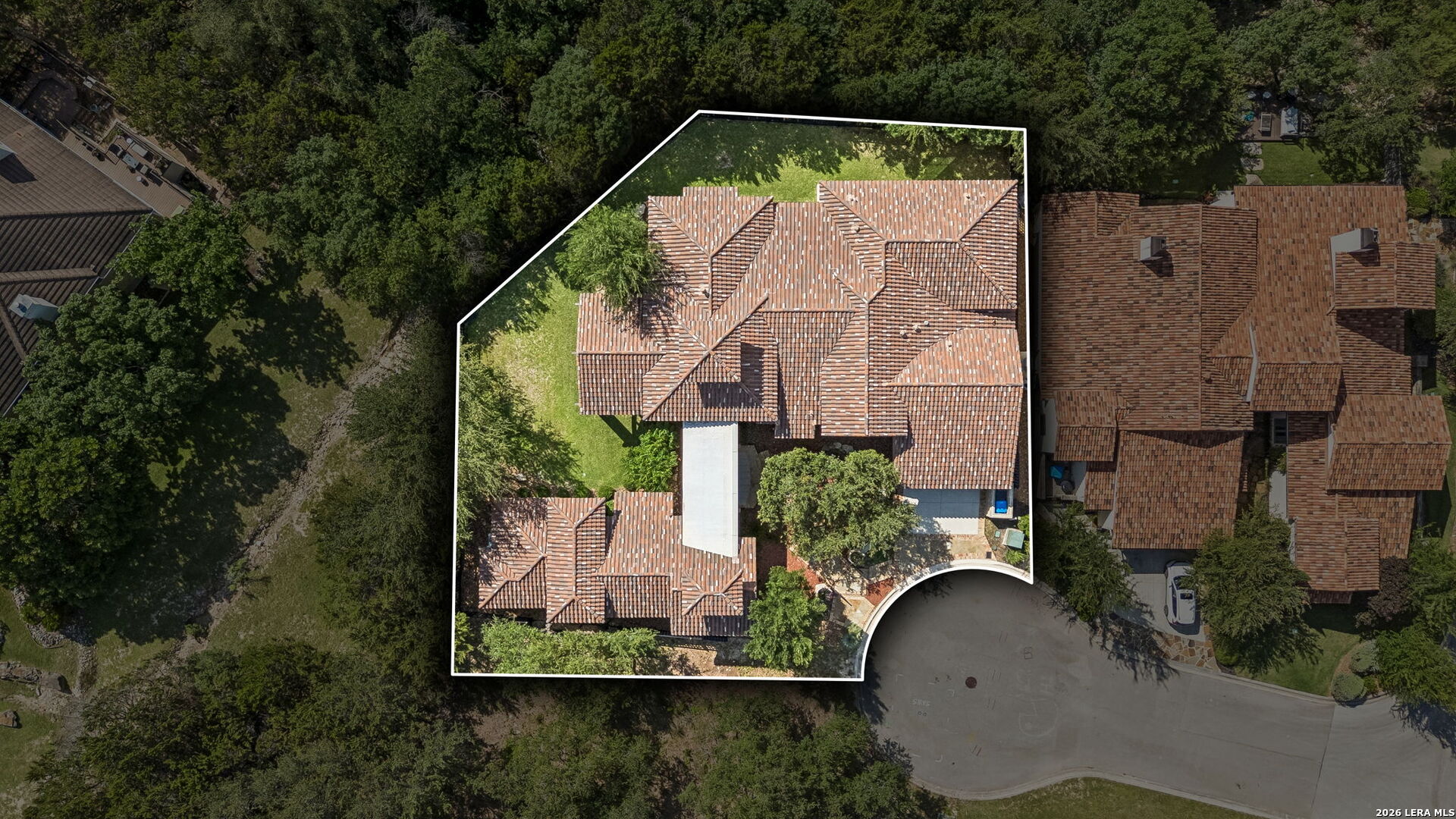 7102 Bluff Edge
