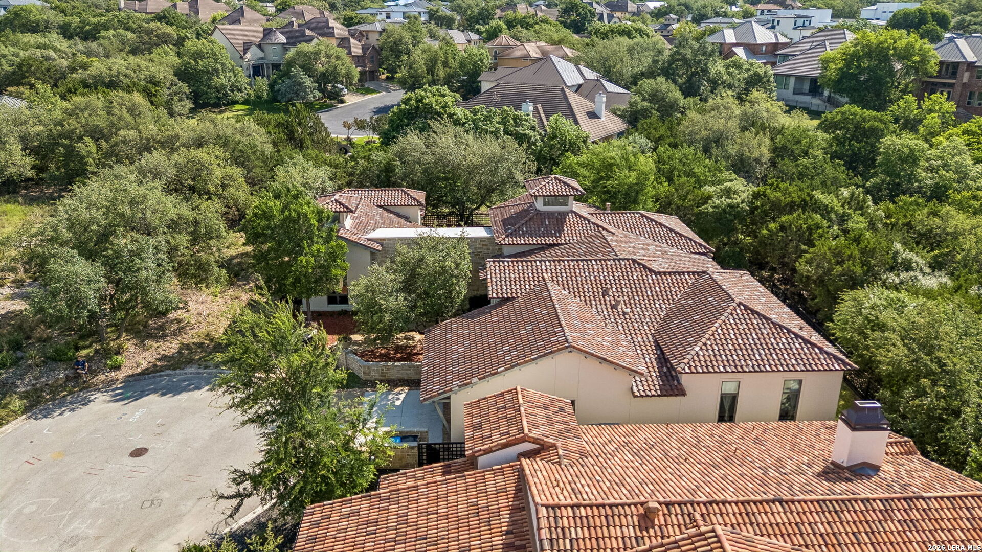 7102 Bluff Edge