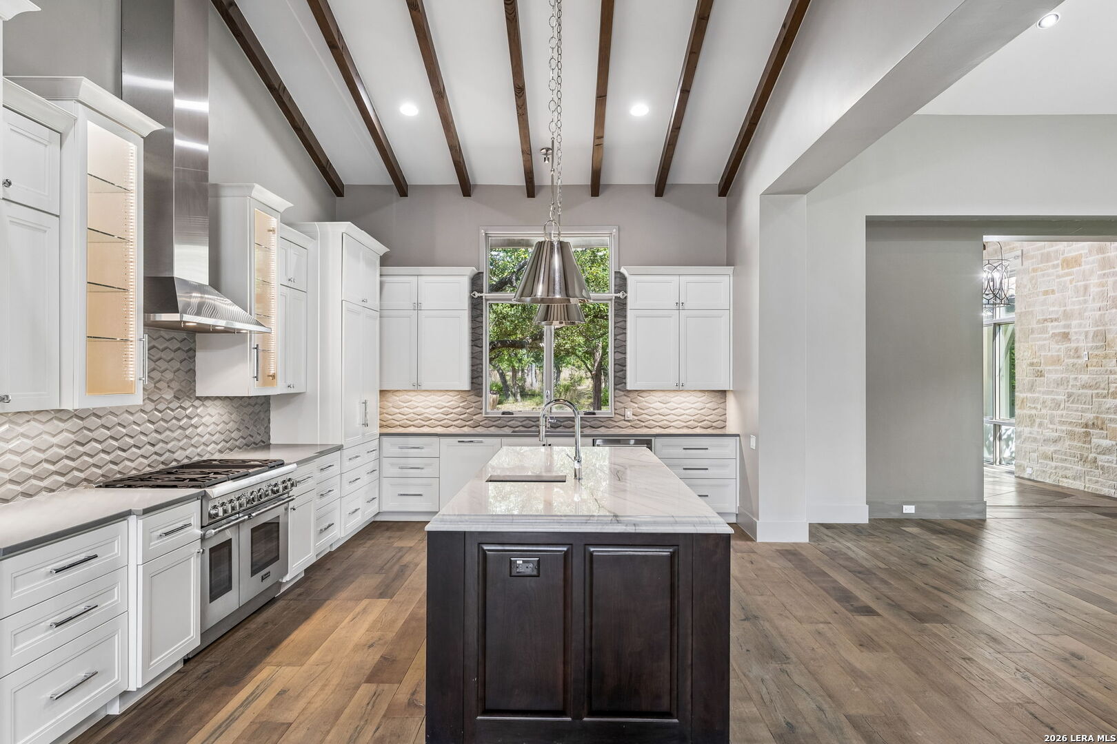 7102 Bluff Edge