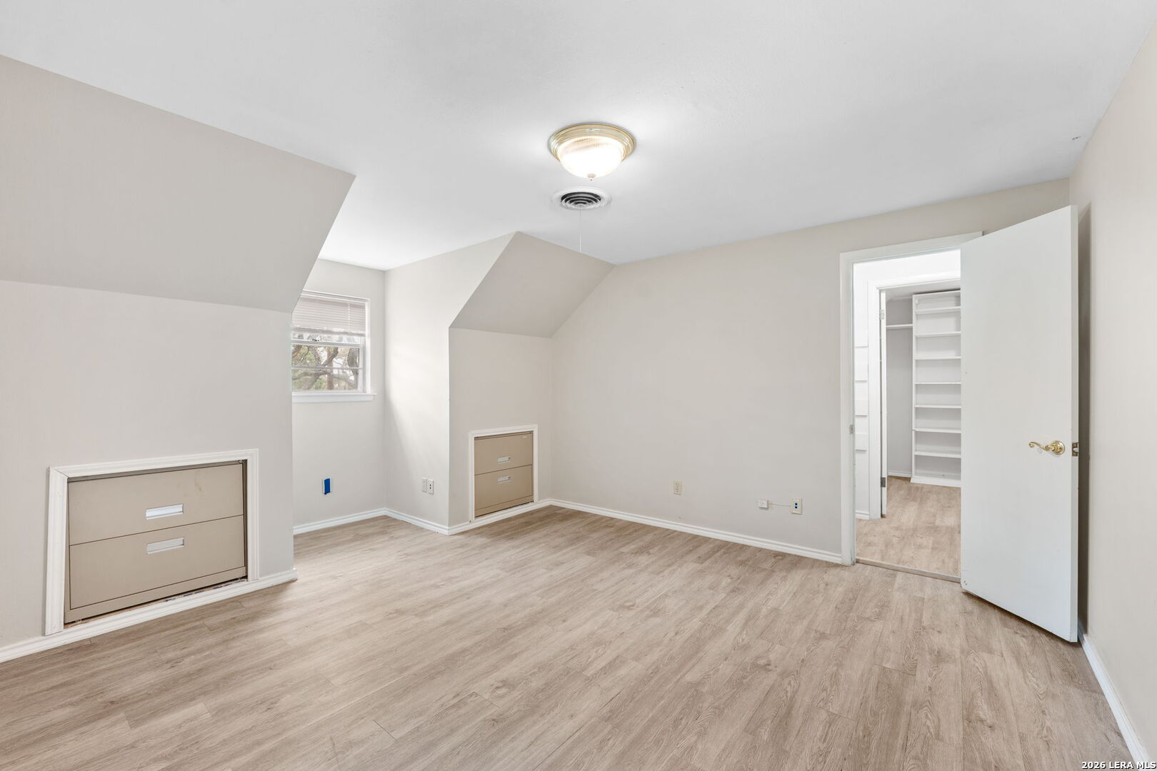 11902 Rustic