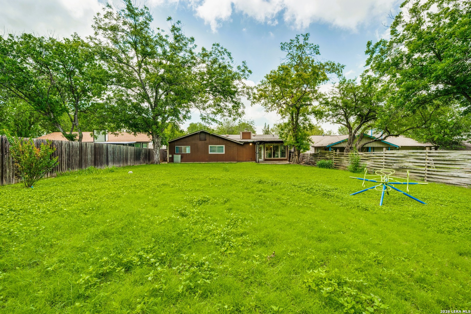 8351 TUXFORD
