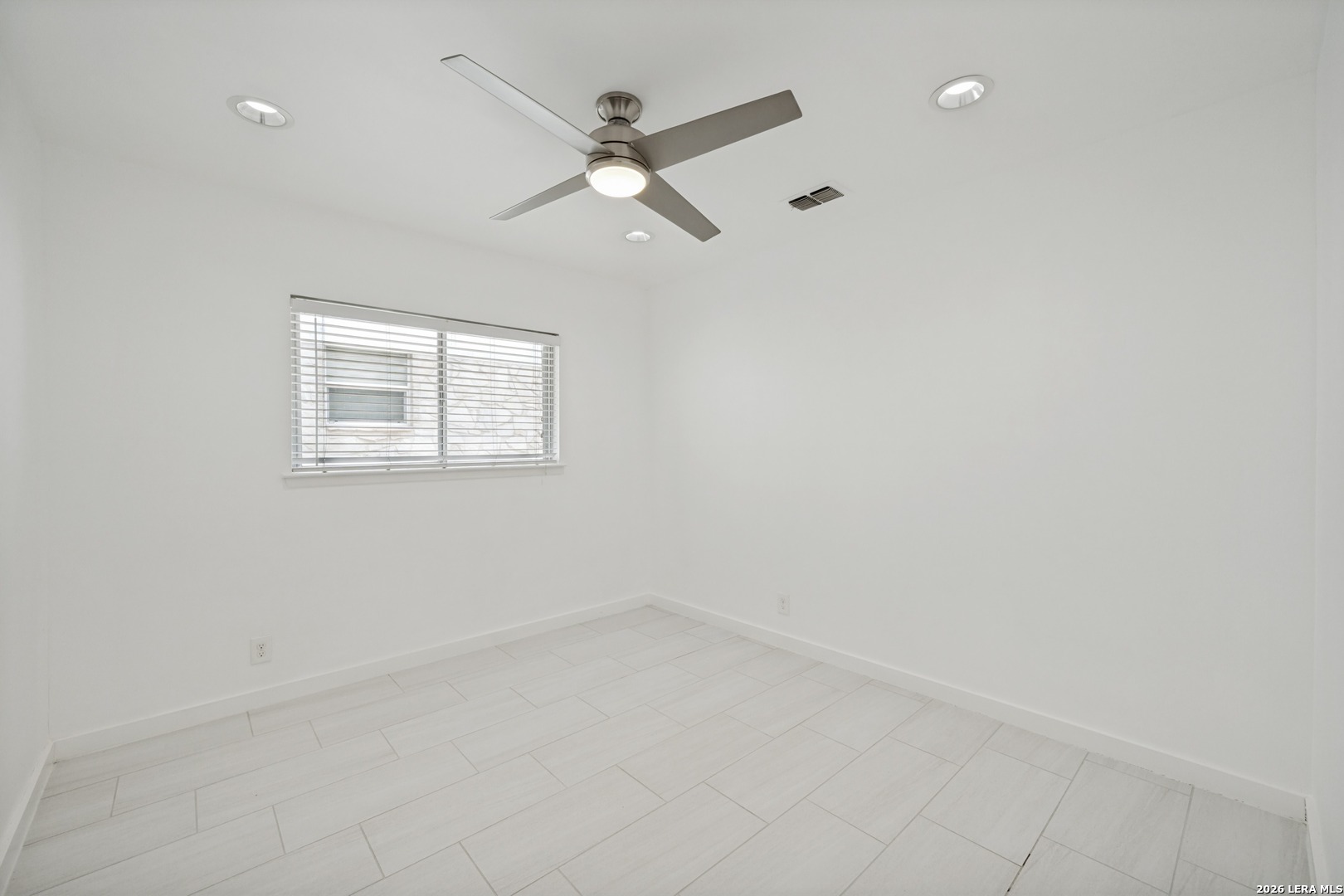 8351 TUXFORD