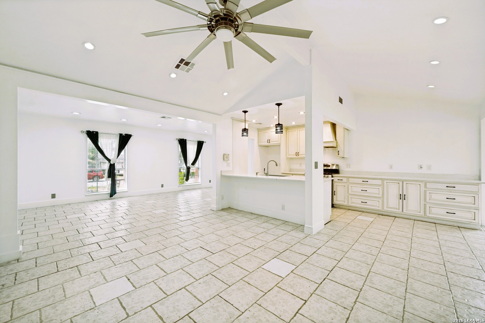8351 TUXFORD