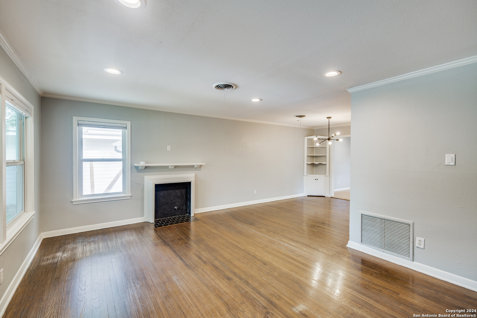 209 HARMON DR