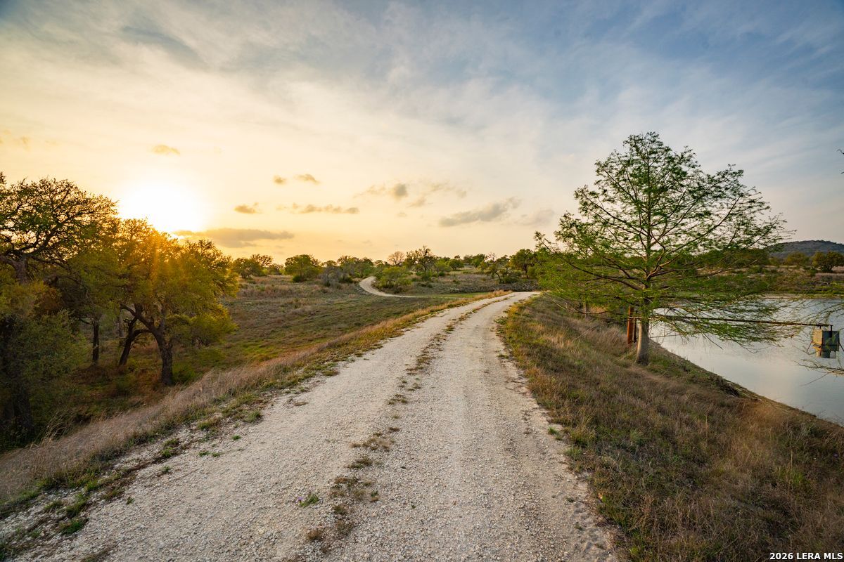 718 Ranch to Market 473
