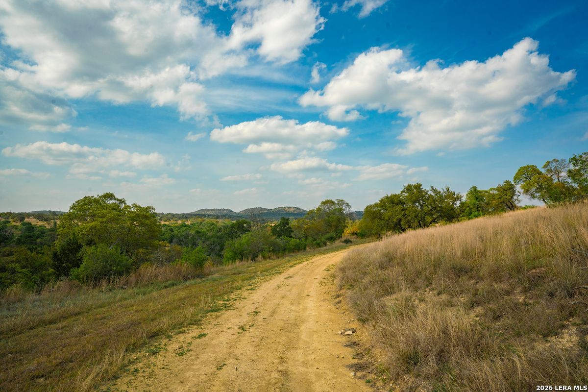 718 Ranch to Market 473