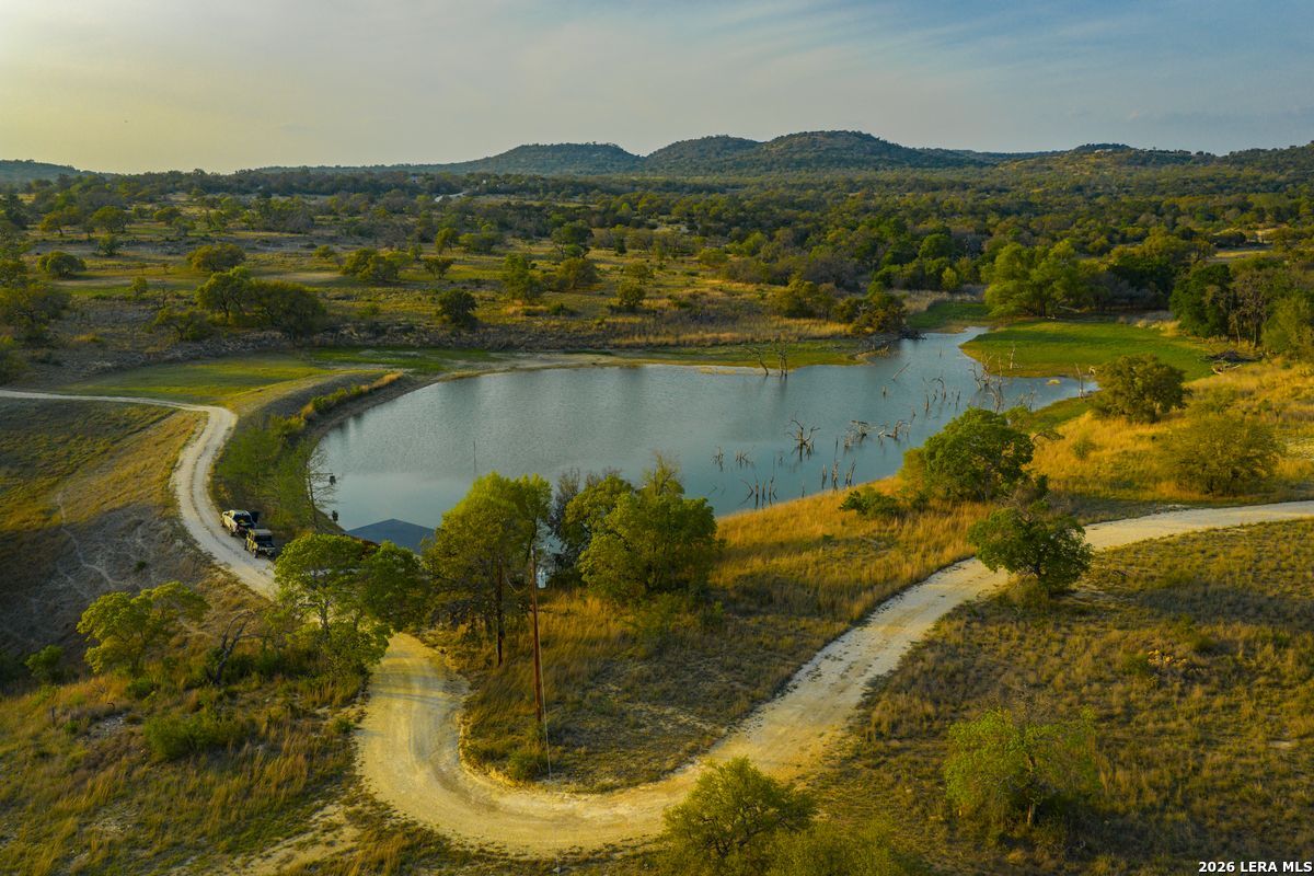 718 Ranch to Market 473