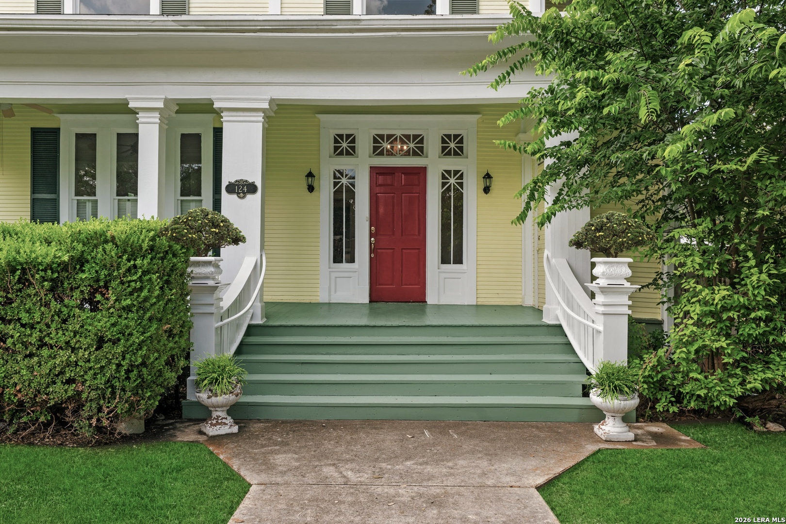 124 E Summit