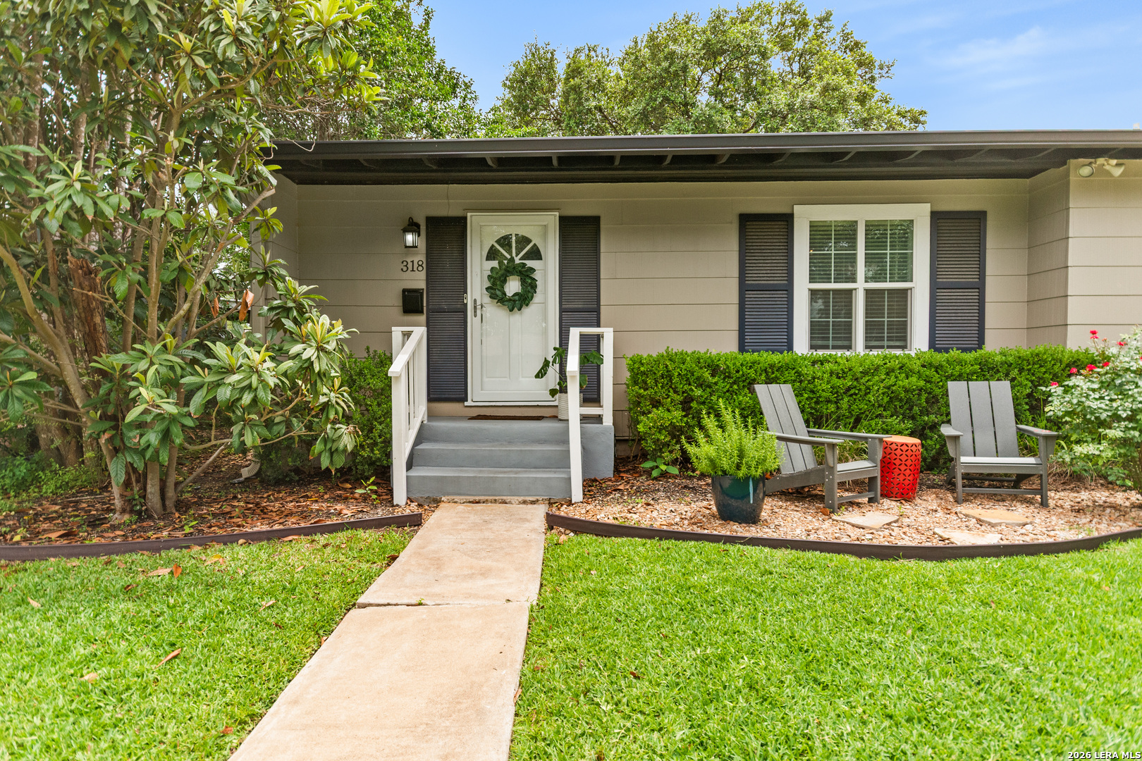 318 BREES BLVD