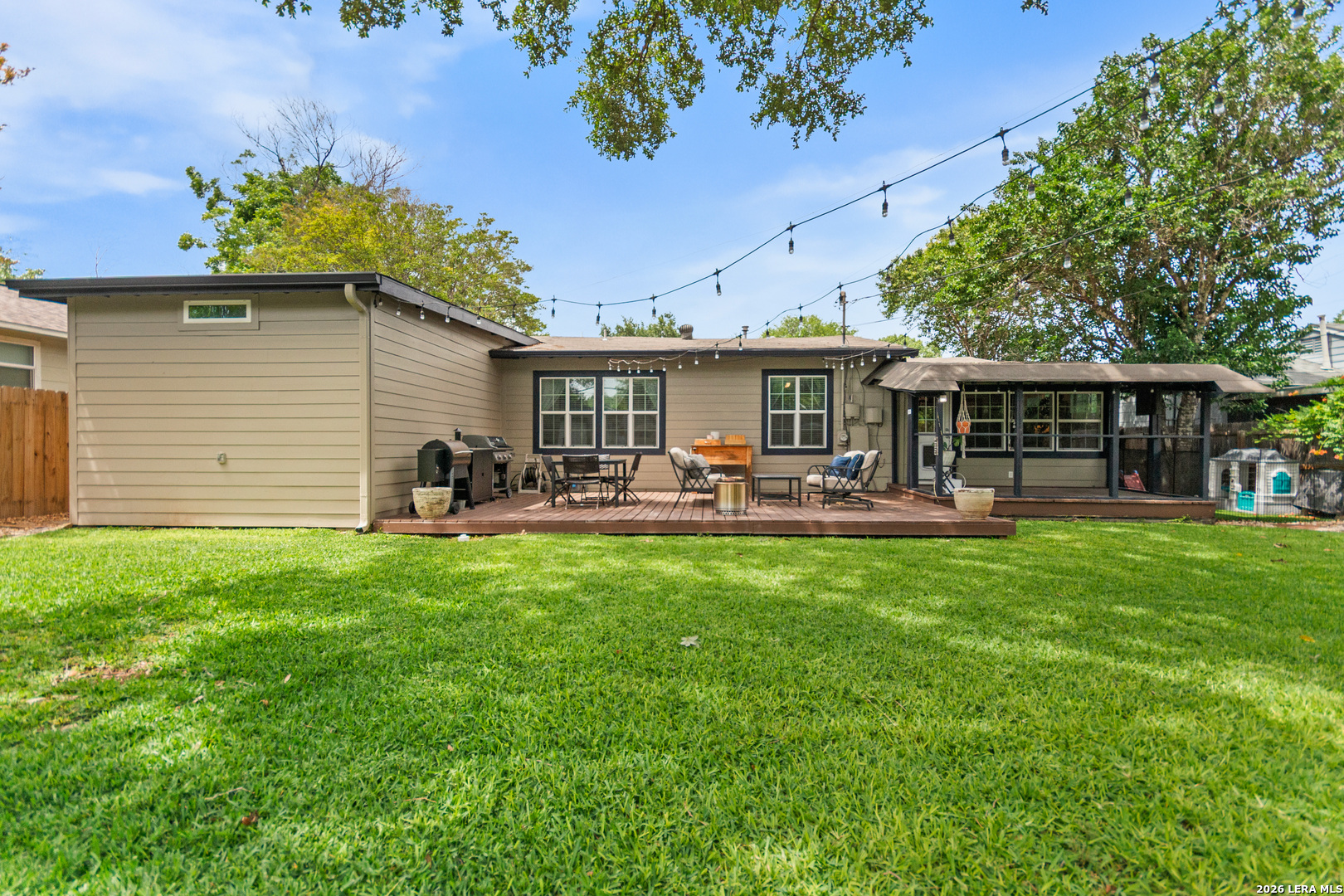 318 BREES BLVD