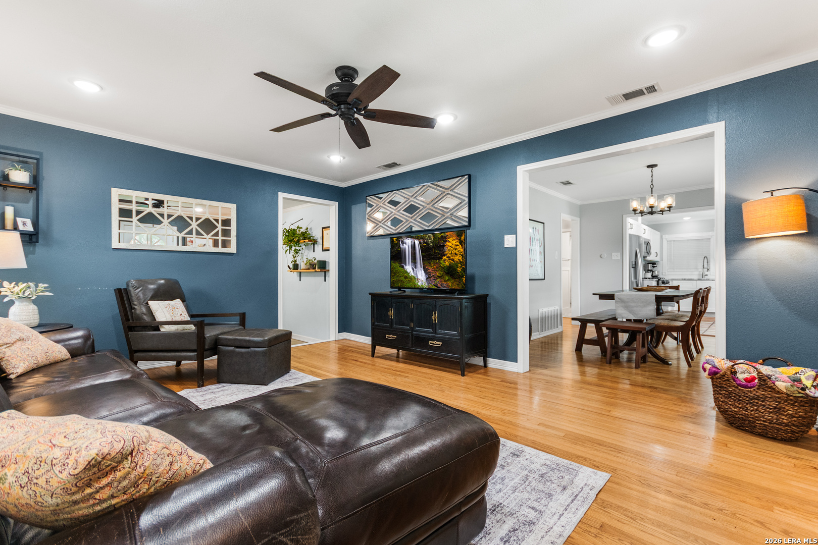 318 BREES BLVD