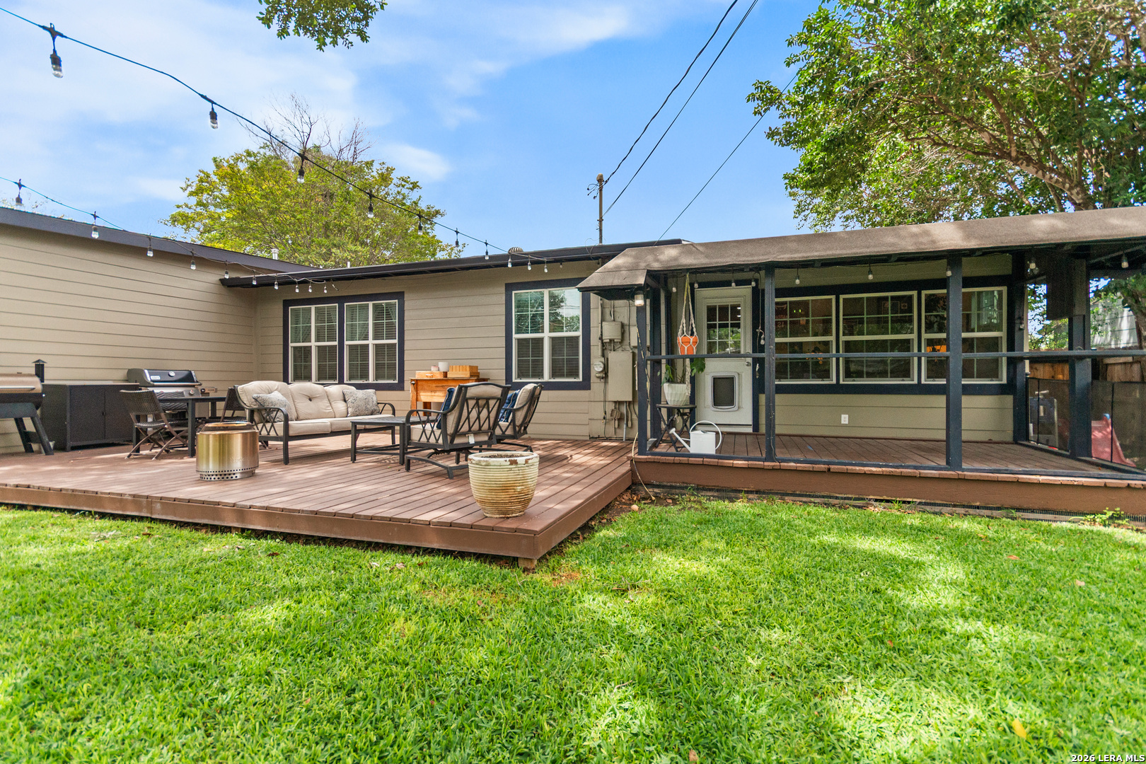 318 BREES BLVD