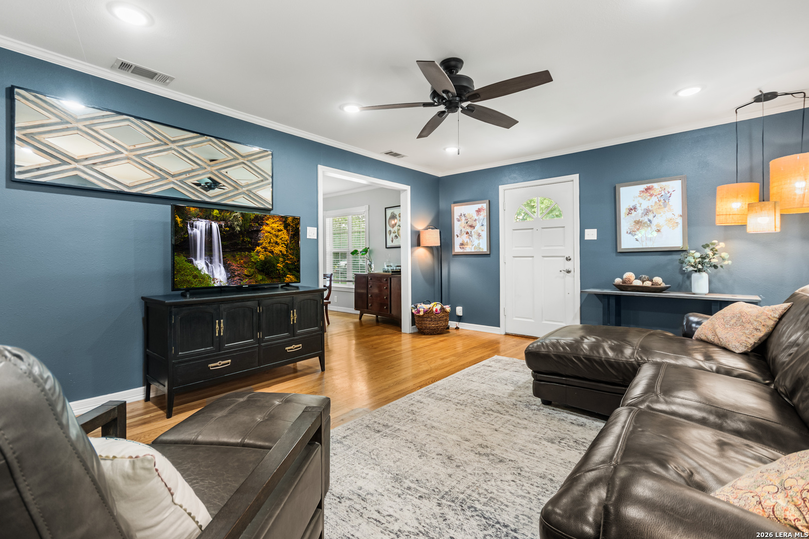 318 BREES BLVD