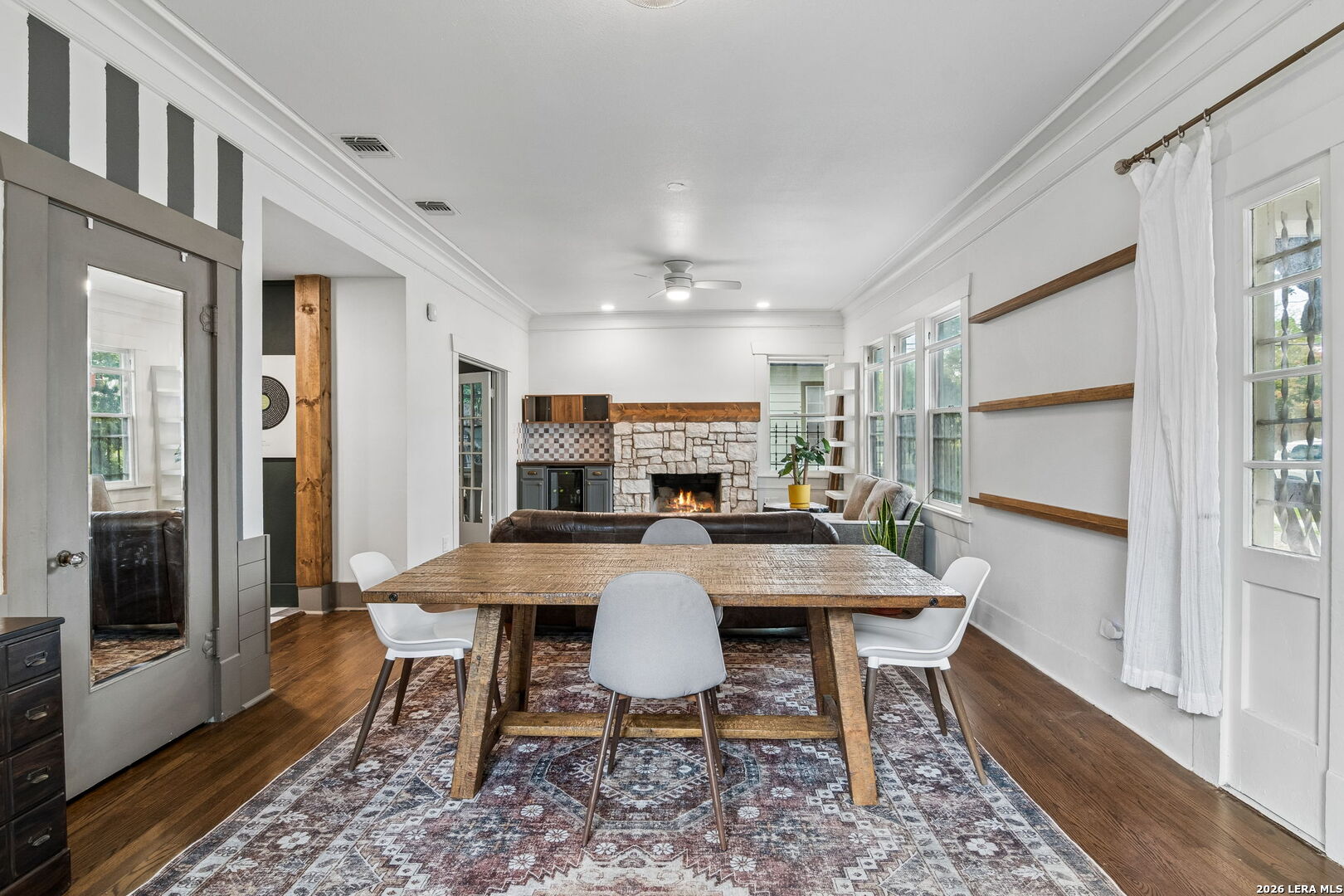 607 W KINGS HWY