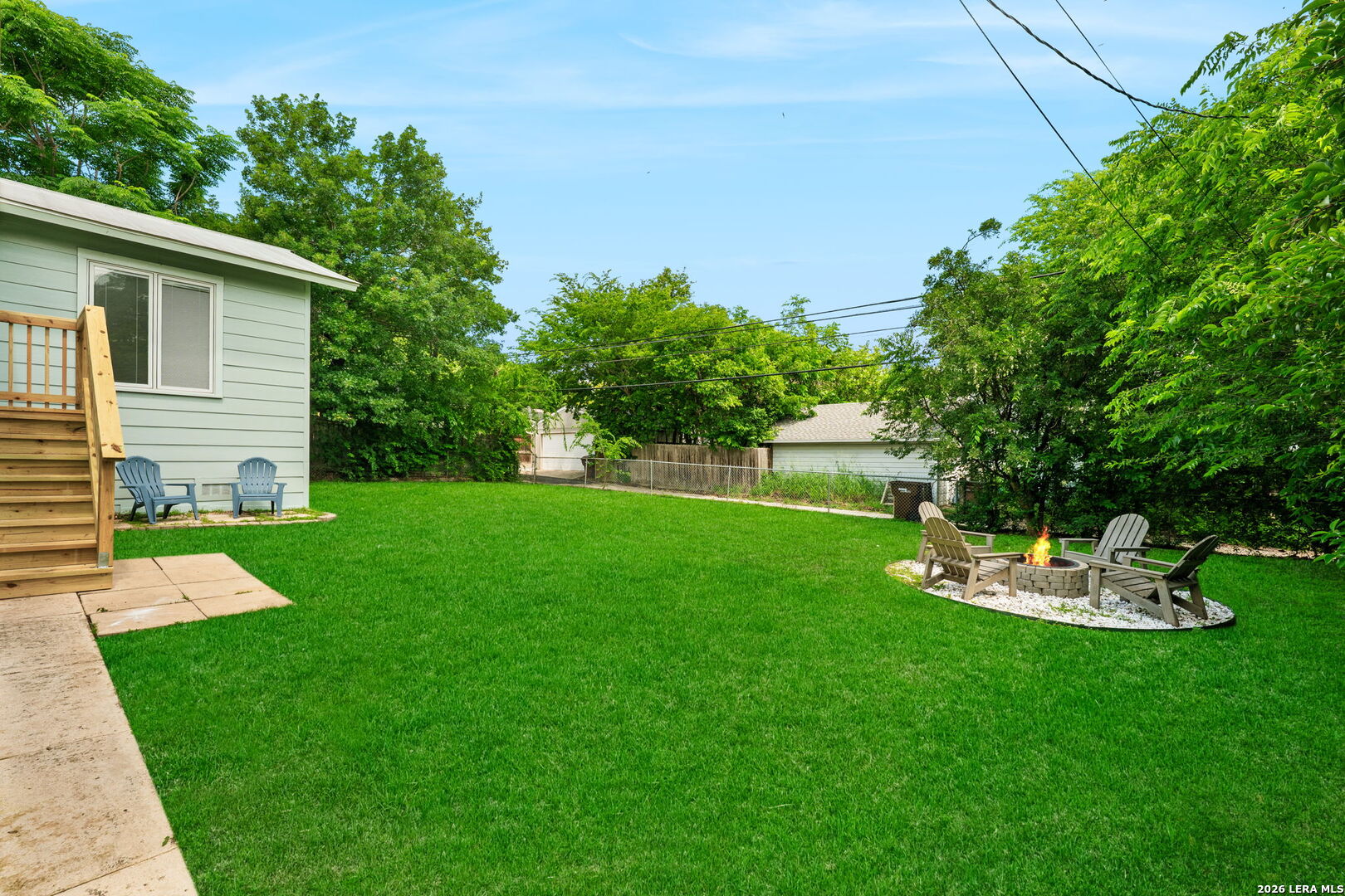 253 E Edgewood Pl