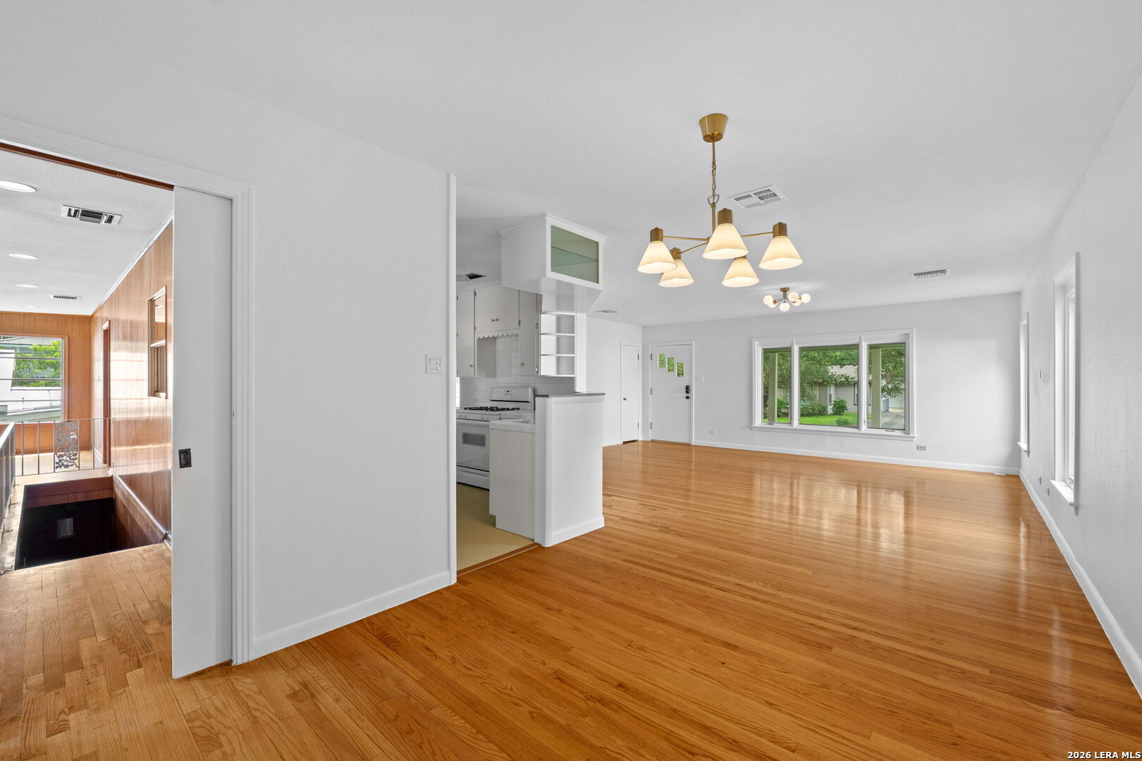 253 E Edgewood Pl