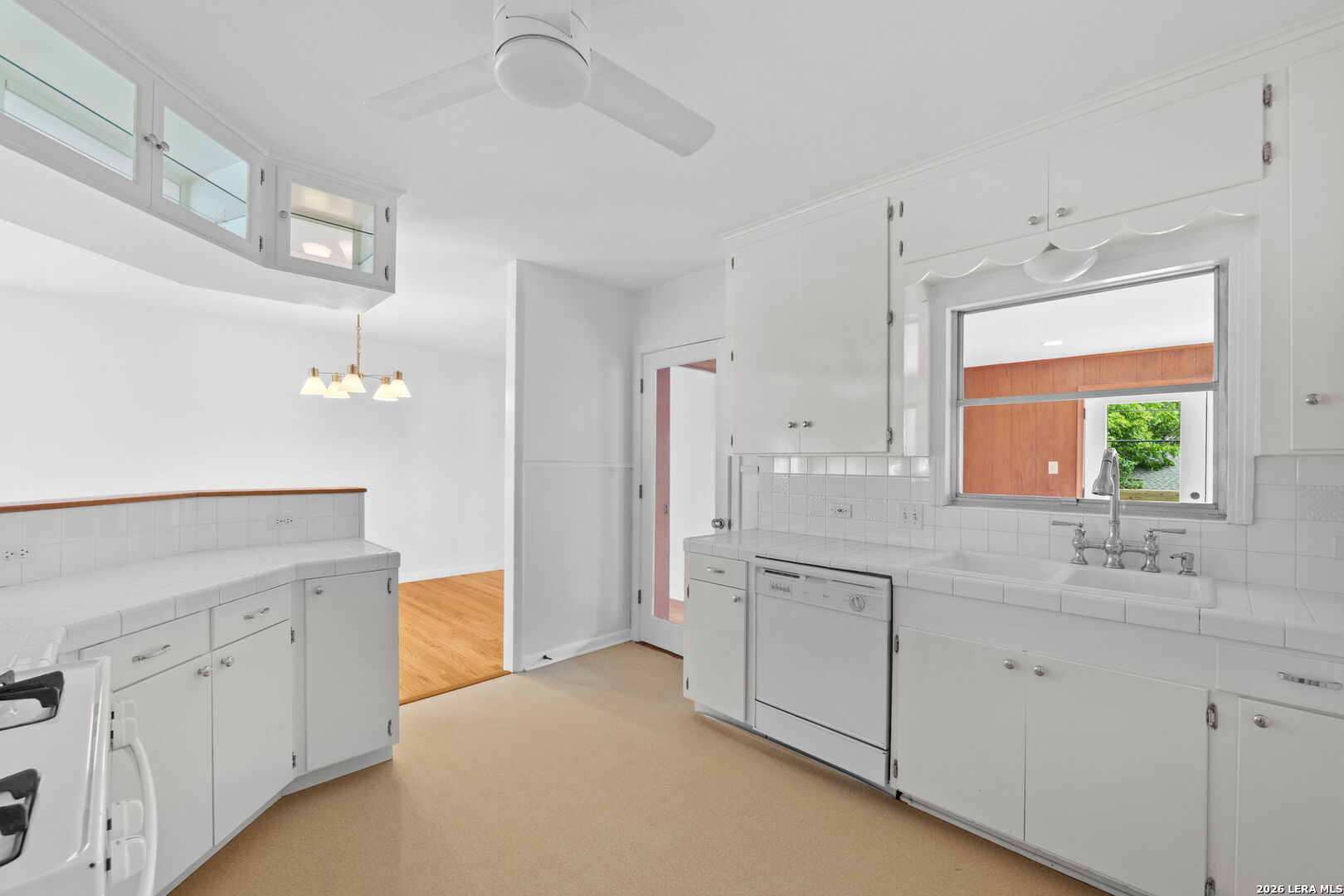253 E Edgewood Pl
