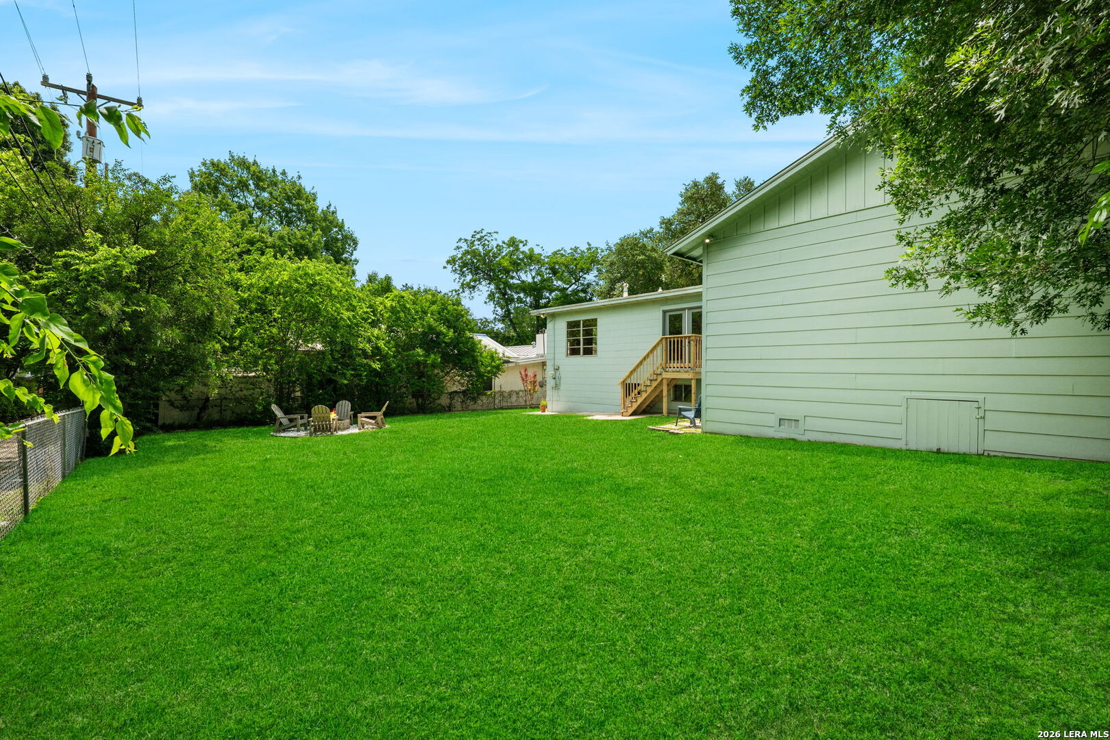 253 E Edgewood Pl