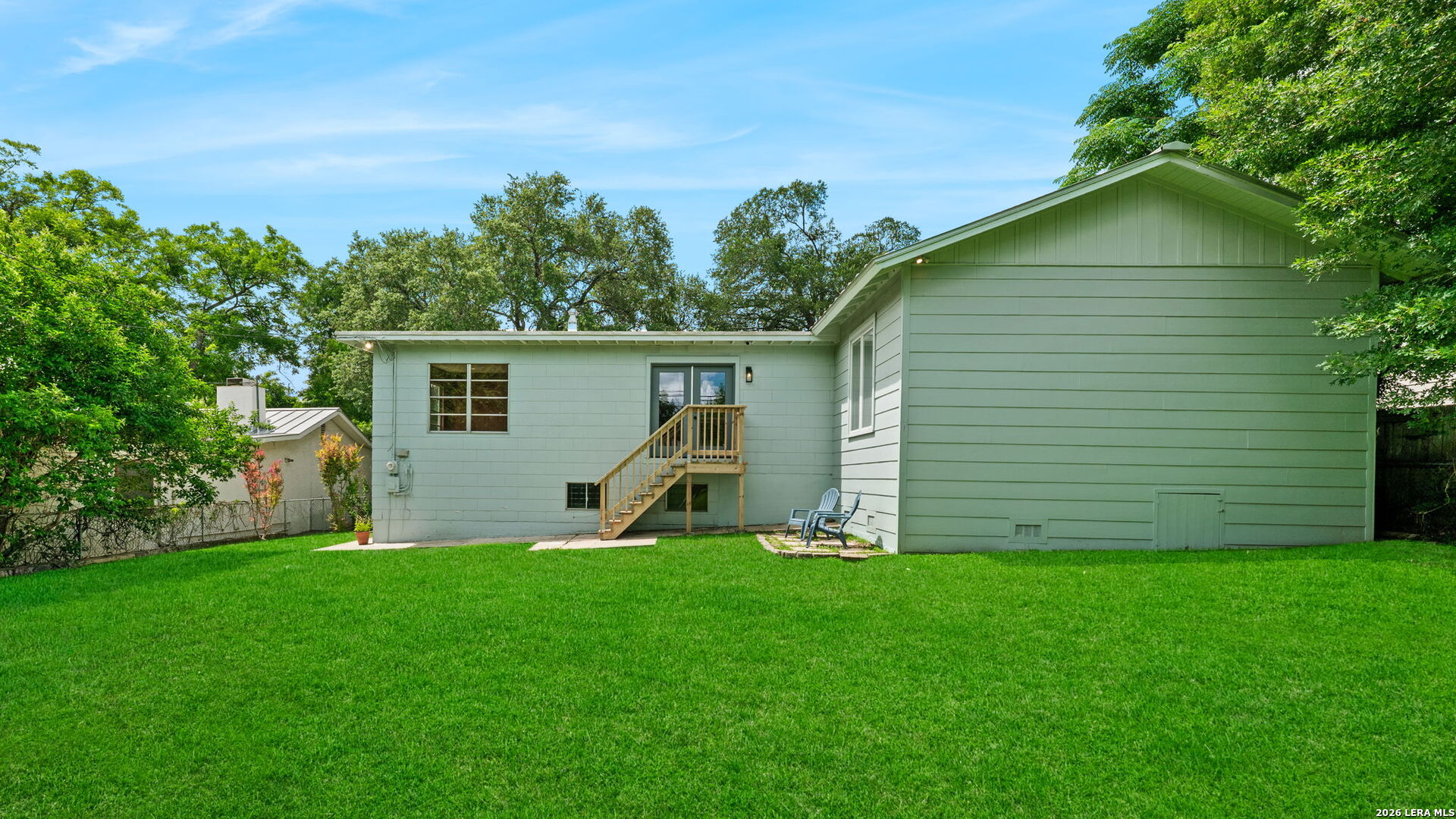 253 E Edgewood Pl