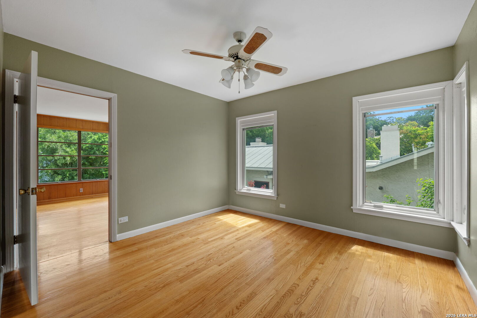 253 E Edgewood Pl