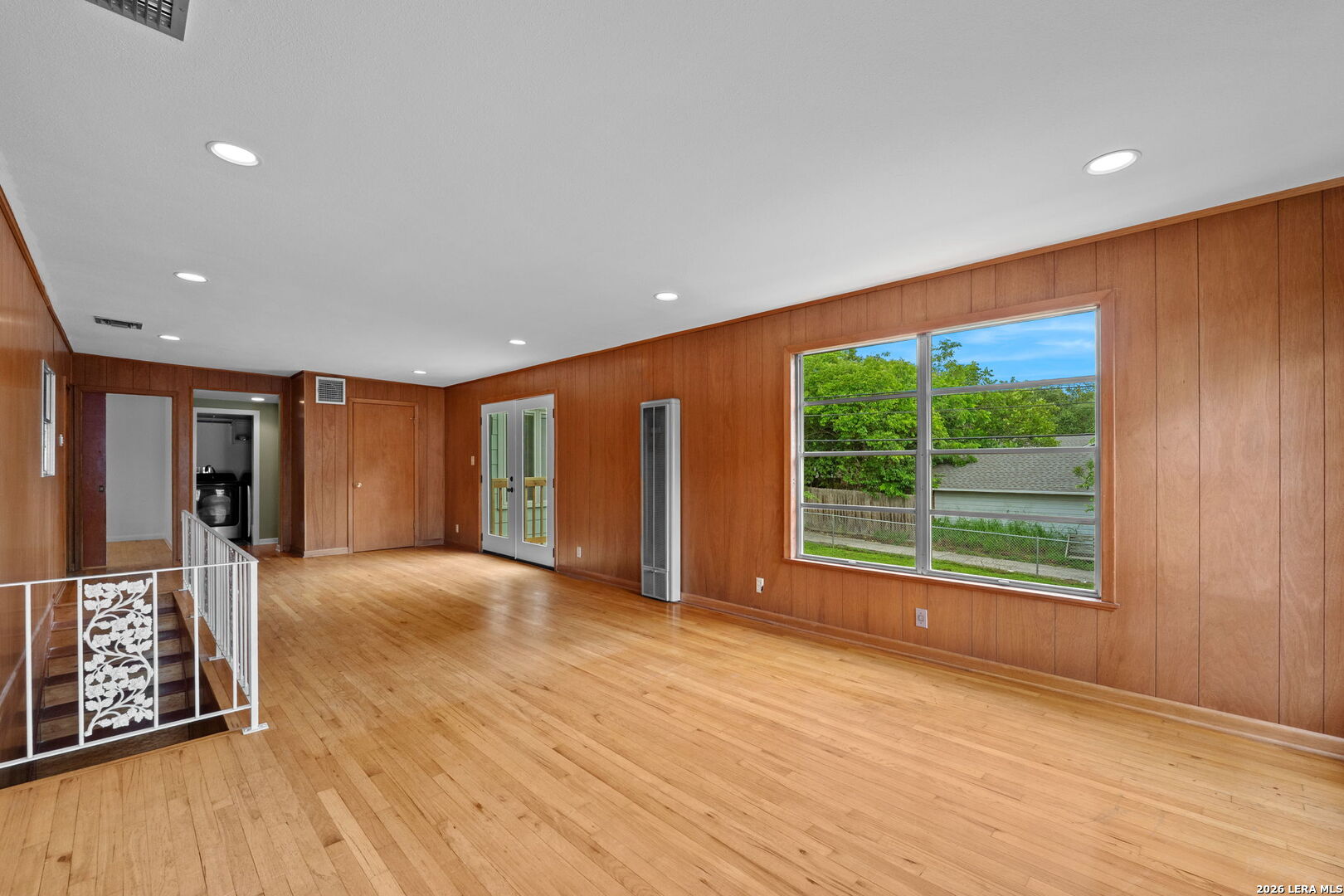 253 E Edgewood Pl