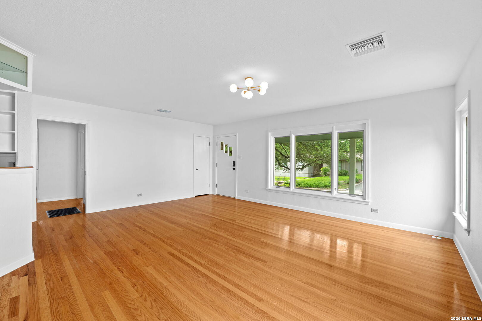 253 E Edgewood Pl