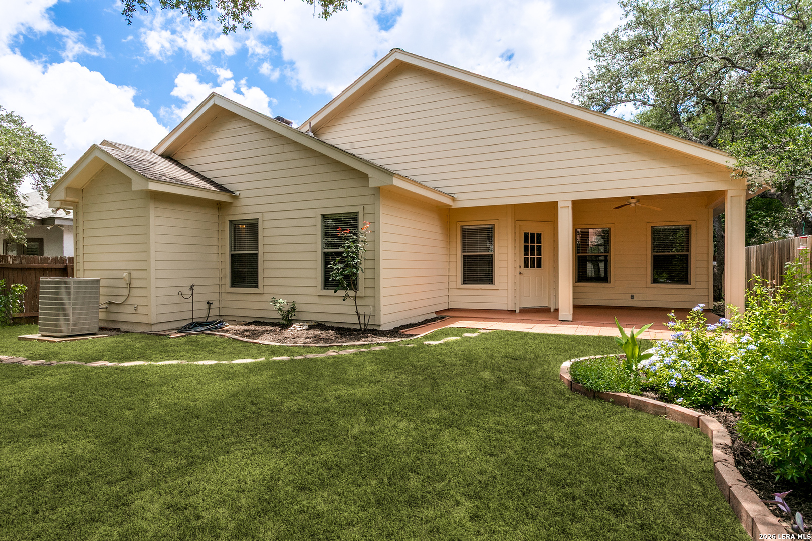 1514 Mooreshill Dr