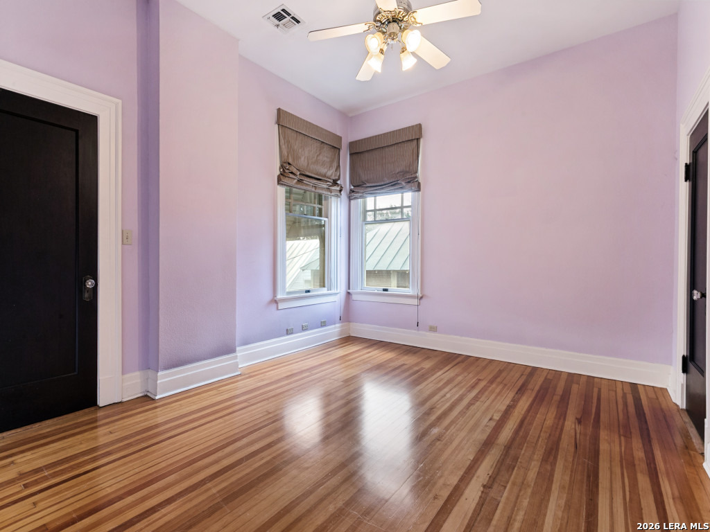125 W Agarita Ave.