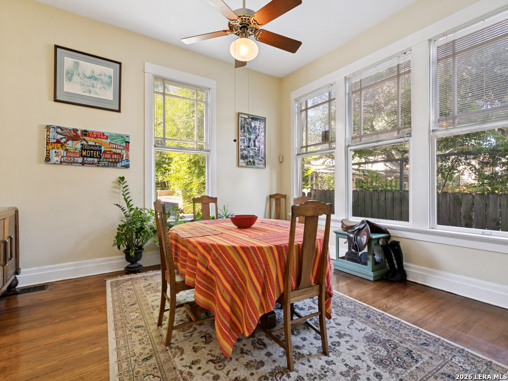 125 W Agarita Ave.