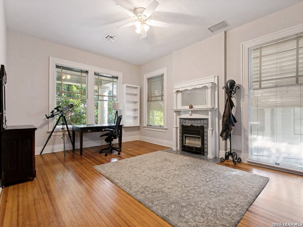 125 W Agarita Ave.