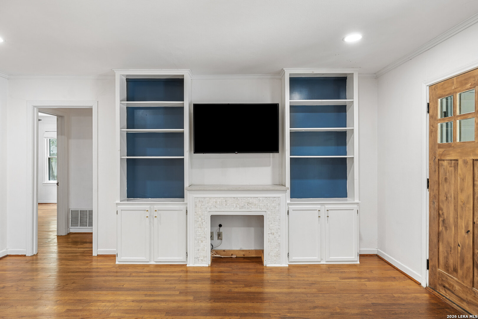 106 W Mulberry
