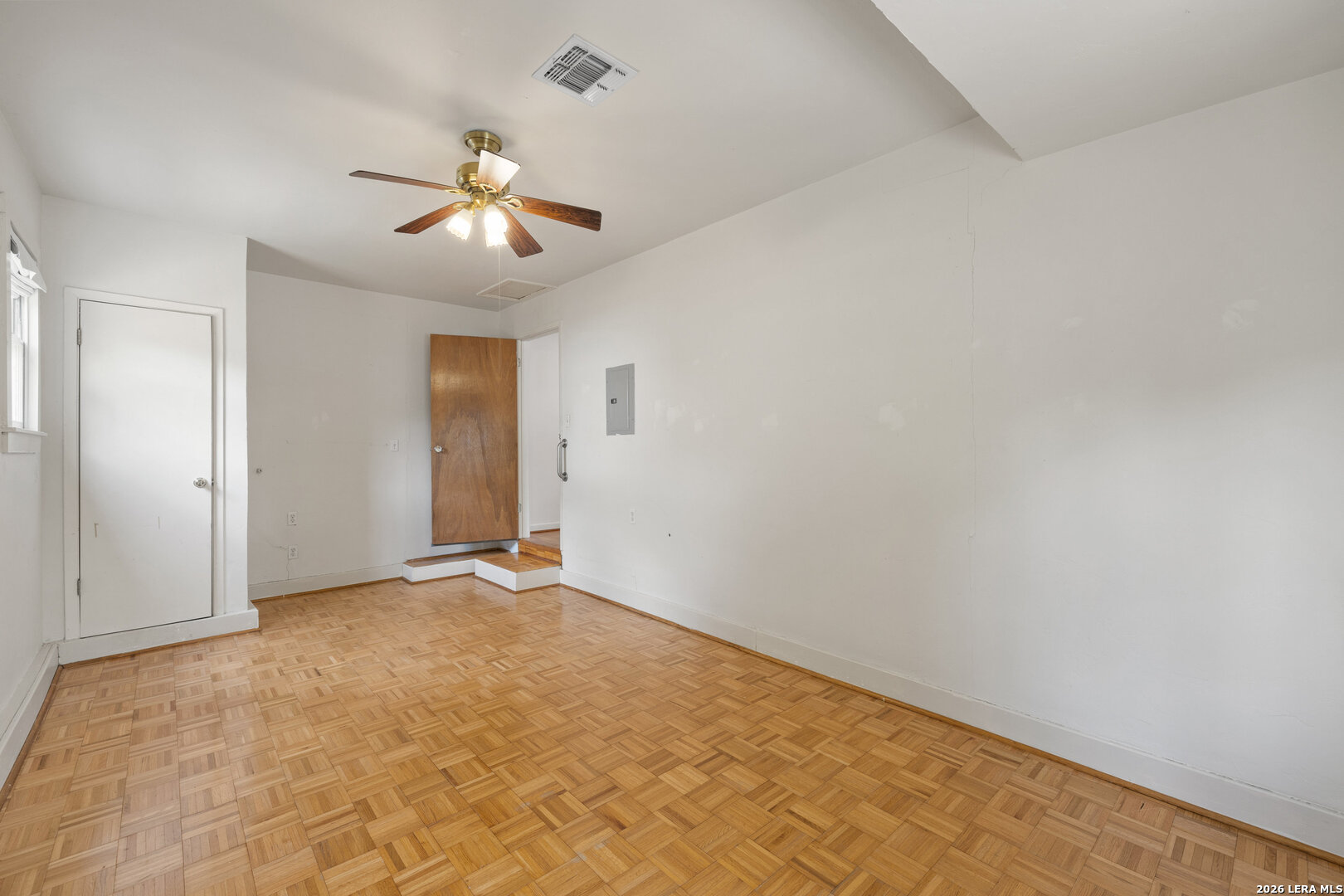 106 W Mulberry