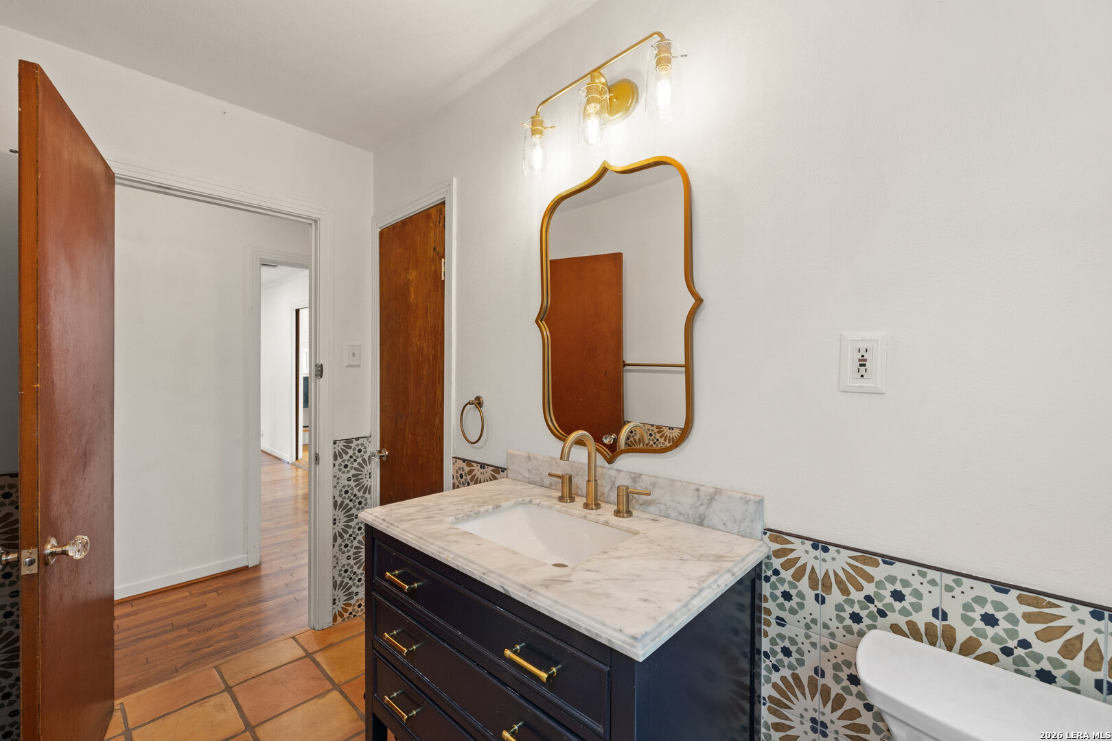 106 W Mulberry