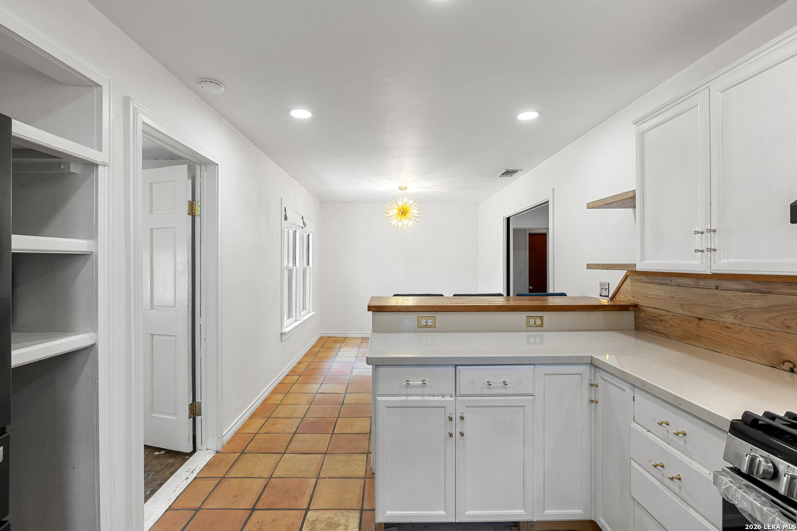 106 W Mulberry