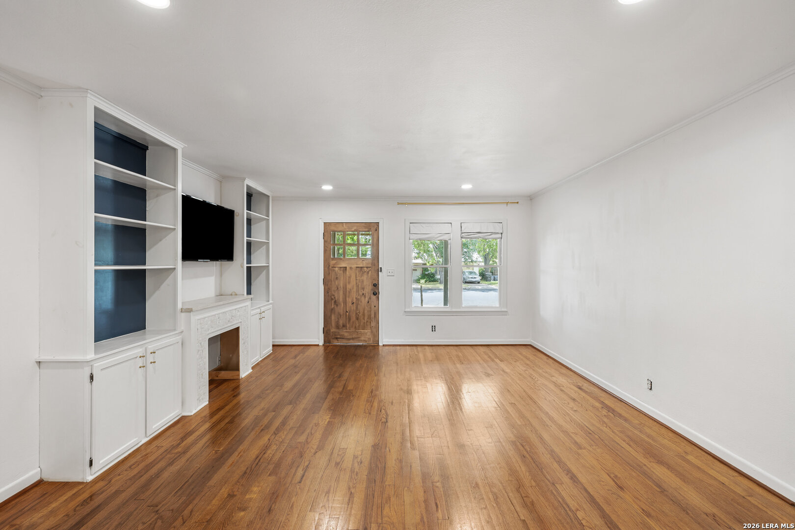 106 W Mulberry