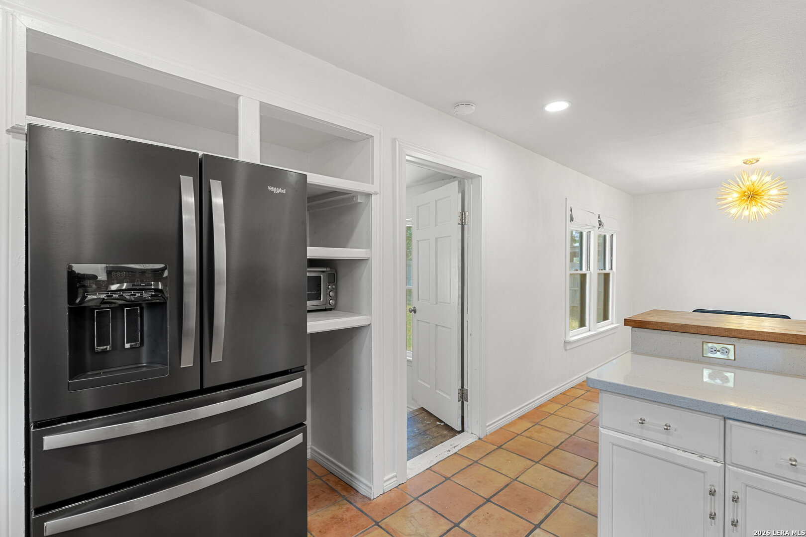 106 W Mulberry