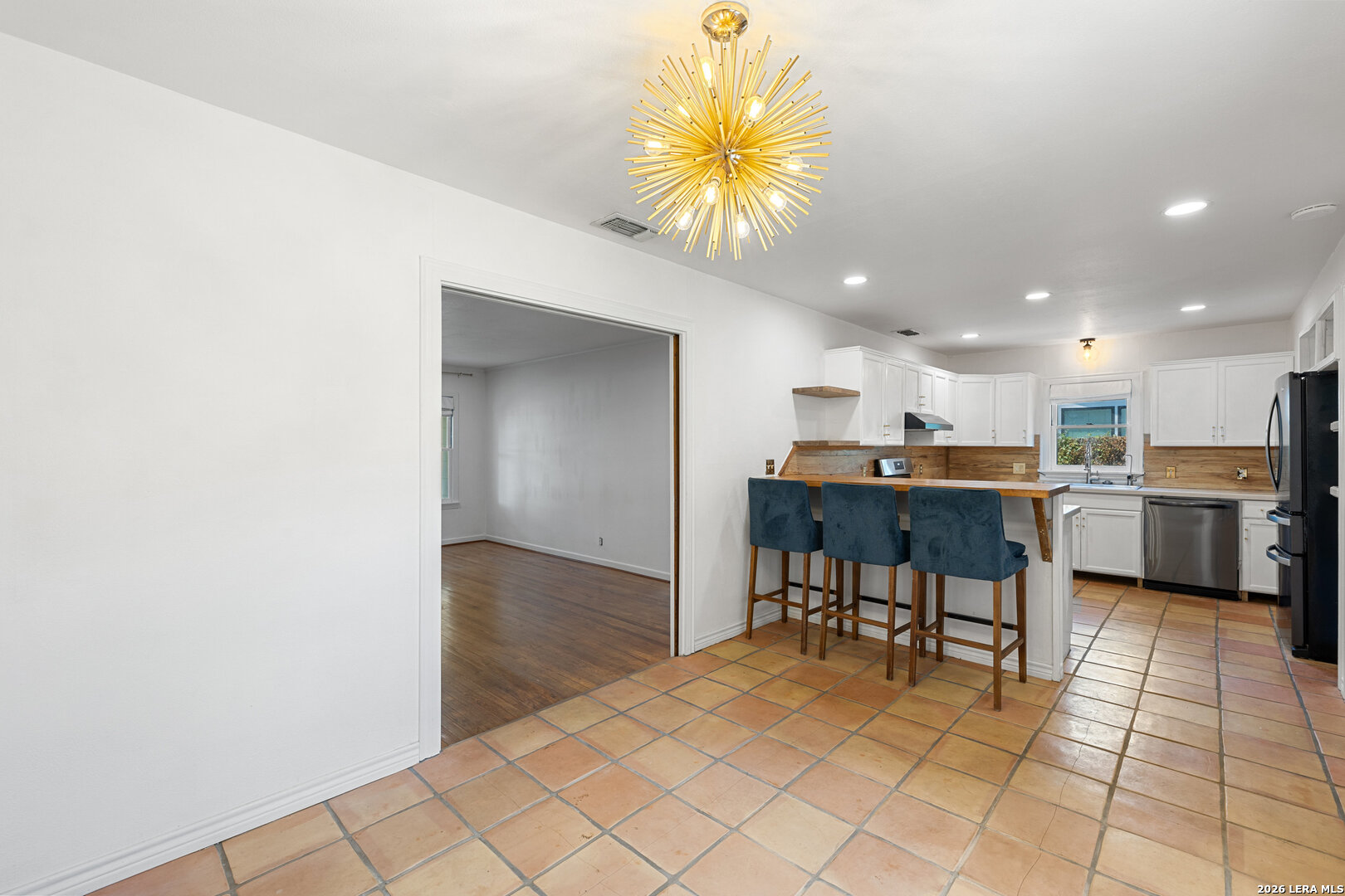 106 W Mulberry
