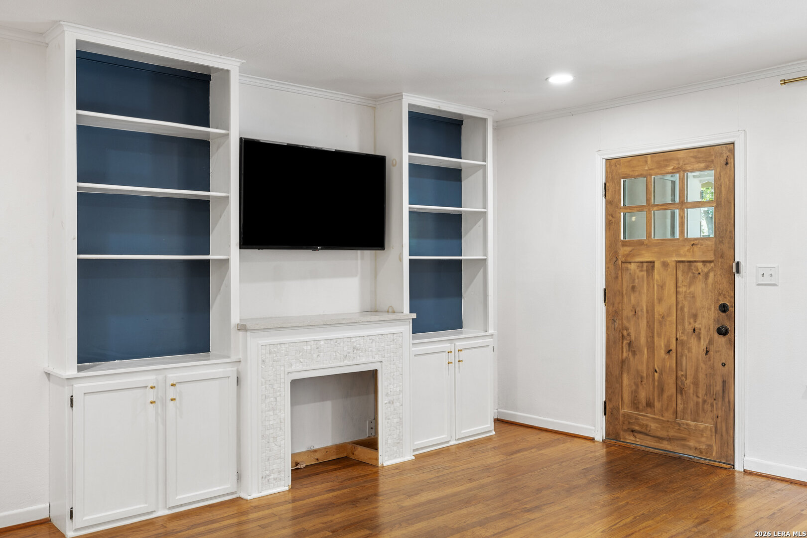 106 W Mulberry