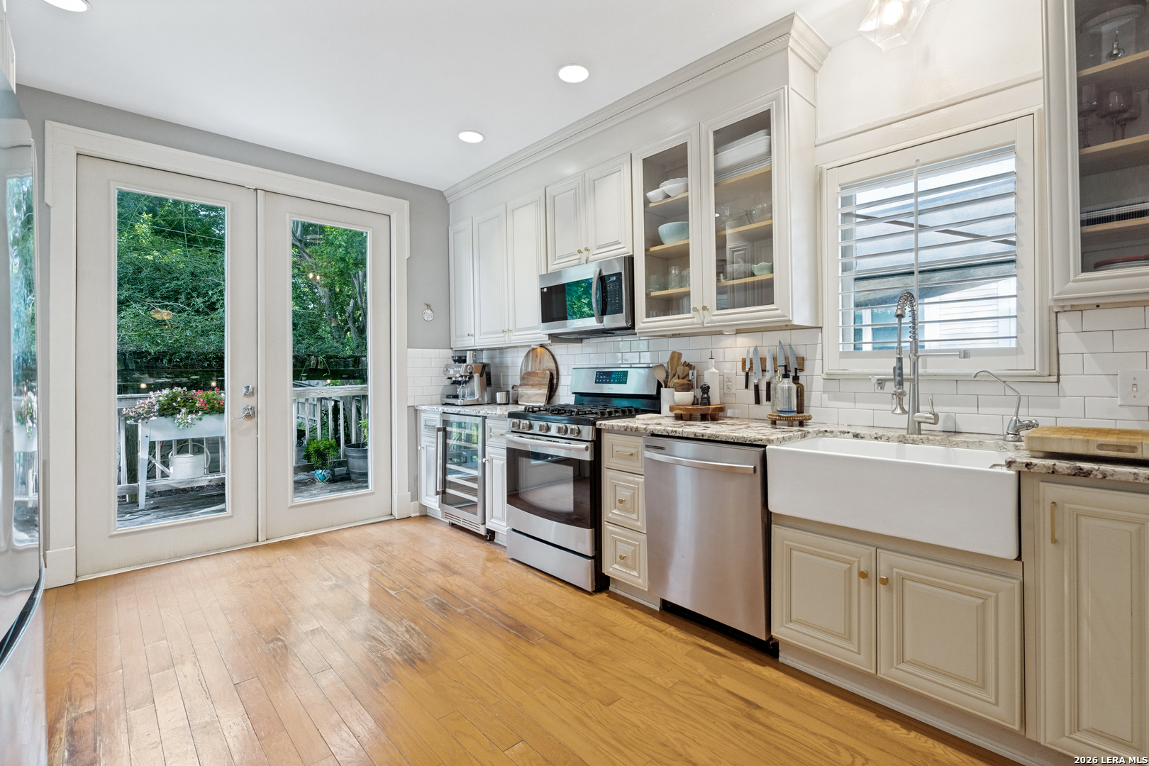 378 BLUE BONNET BLVD