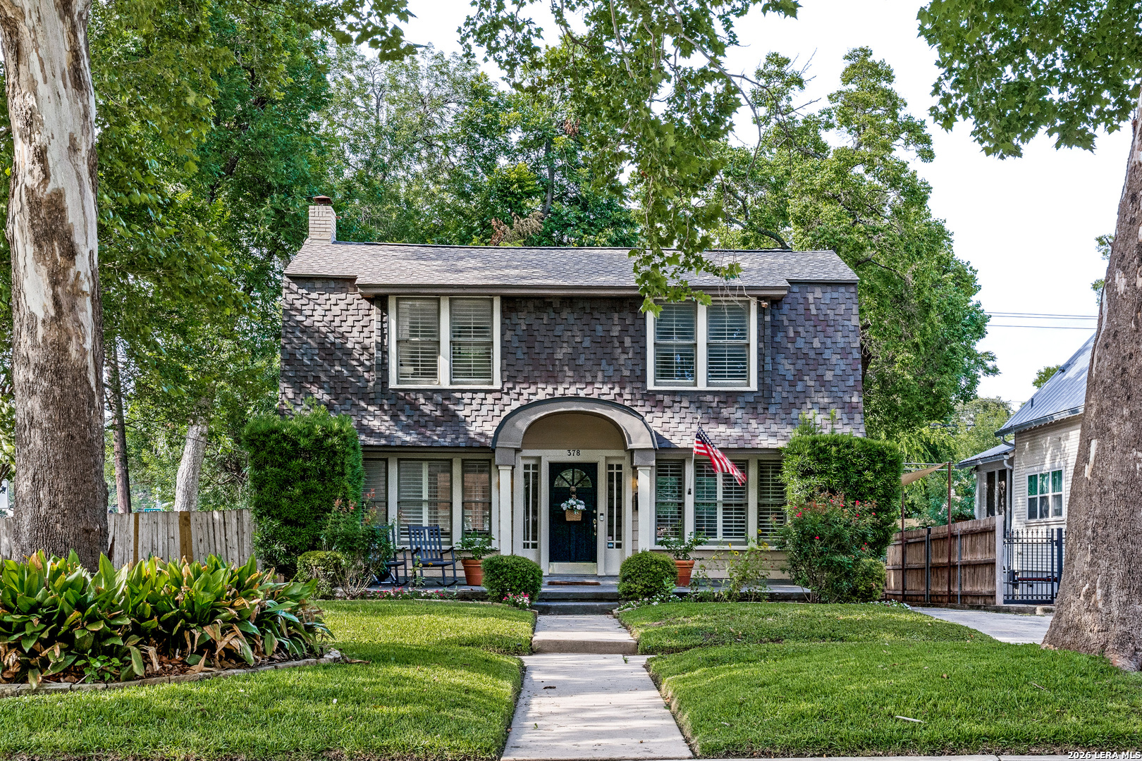 378 BLUE BONNET BLVD