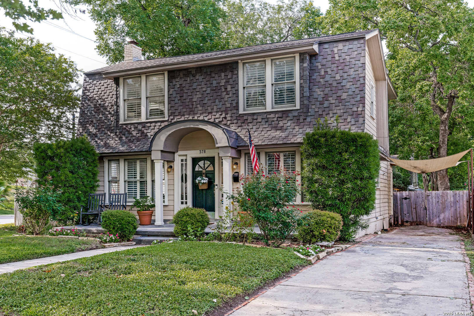 378 BLUE BONNET BLVD