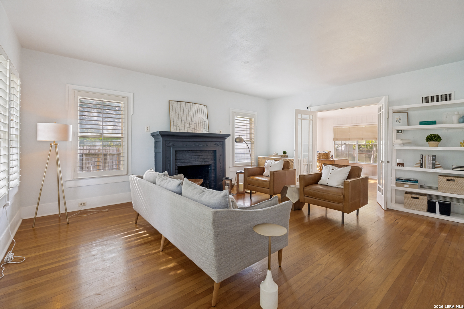378 BLUE BONNET BLVD