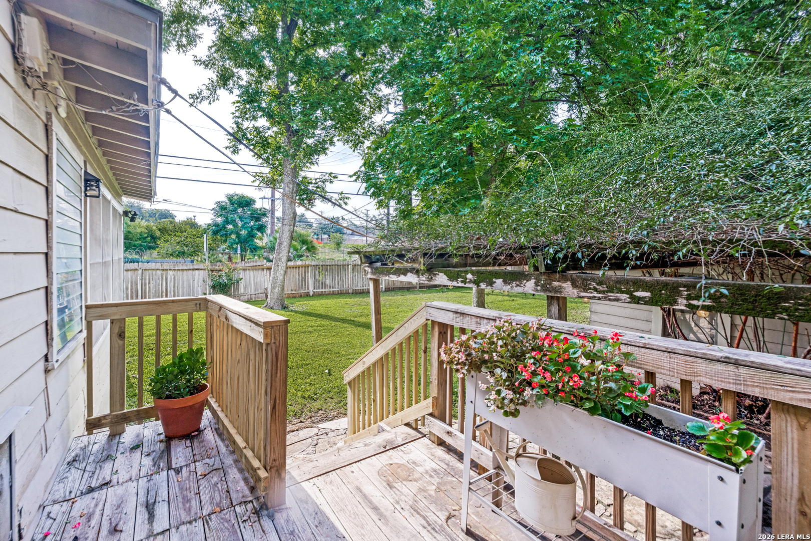 378 BLUE BONNET BLVD